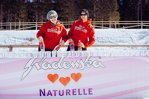 OVIRATLONCI ZIMSKO ZMAGO KRONALI Z RDEČIMI VRTNICAMI - Da nismo bili žejni, sta poskrbela Radenska in Nutrend; foto: Polona Avanzo
