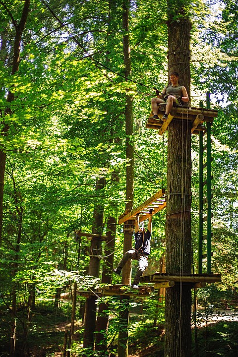 Zlata proga v Pustolovskem parku Geoss