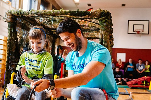 Radijski voditelj in DJ Uroš Bitenc se nam rad pridruži tako na oviratlonu kot tudi mini oviratlonu za otroke v URI - Soča.