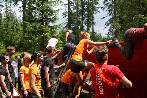 VZAJEMNA (ZA)VARUJE IN OBDARUJE - Vzajemna prelaz na pokljuškem oviratlonu leta 2014; foto: Damjan Končar